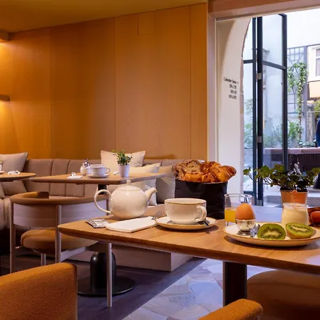 Le Colombier Готель 4*