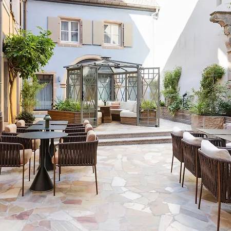 Le Colombier Готель 4*